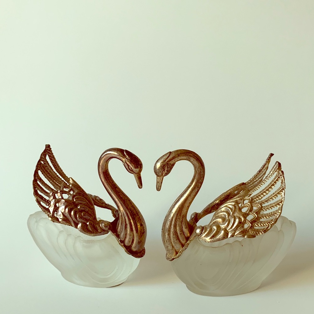 Vintage pair Silver plate and Frosted Glass Swans